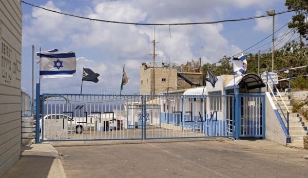 Израиль закрыл границы для иностранцев из-за нового штамма COVID-19