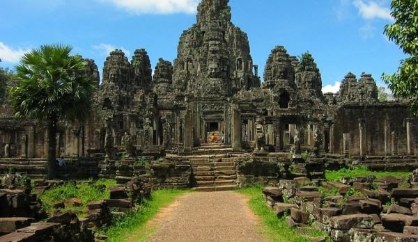 Камбоджа открылась для иностранных туристов