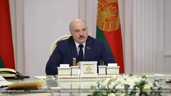 «Картошку — только нашу». Лукашенко призвал отказаться от импортных продуктов