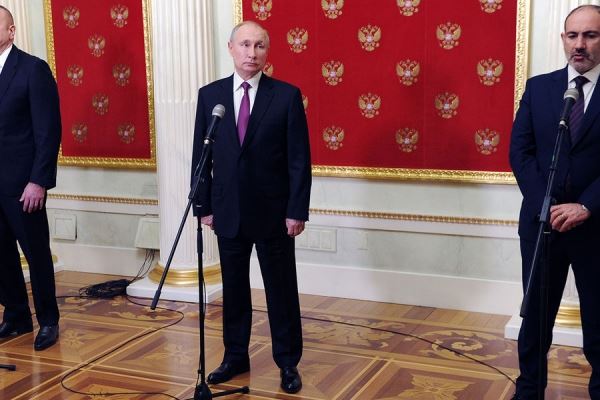Путин напомнил об исторических связях России с Арменией и Азербайджаном 