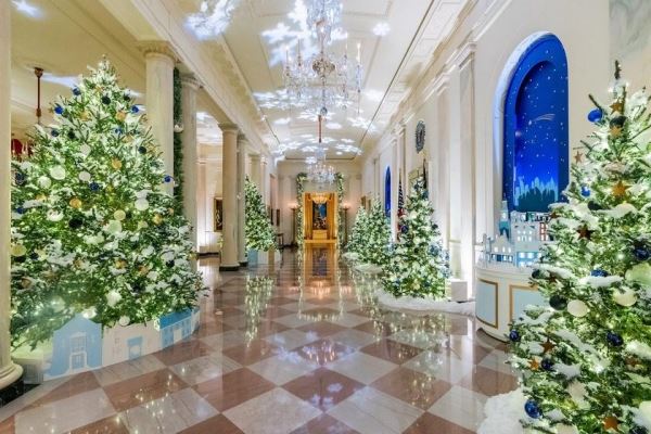 <br />
						В Google Street View теперь можно посмотреть рождественское оформление внутри Белого Дома<br />
					