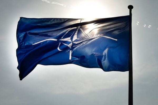 В НАТО заявили о необходимости избежать эскалации конфликта на границах России и Украины 