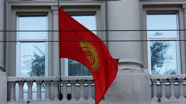 Наблюдатели от СНГ не выявили серьезных нарушений на выборах в Киргизии 