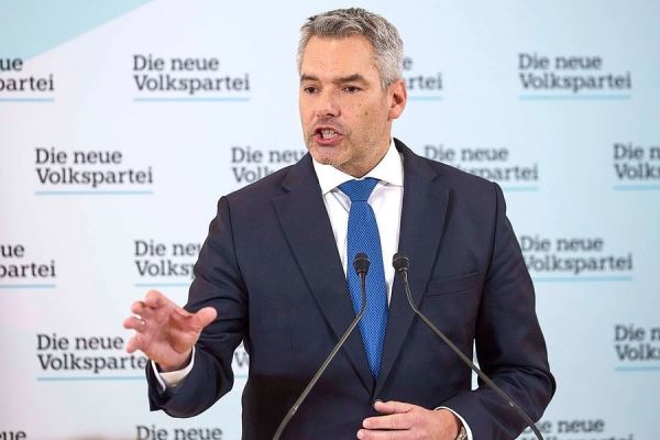 Карл Нехаммер стал новым канцлером Австрии 